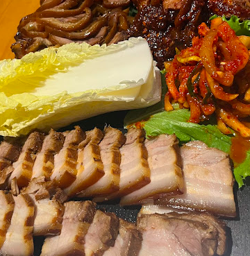 41 Korean BBQ signature dishes Pork Cutlet
Spicy Stir-Webfoot
Jokbal + Bossam Set
